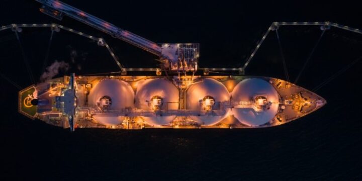 Ормузский пролив: газовая артерия мира под напряжением