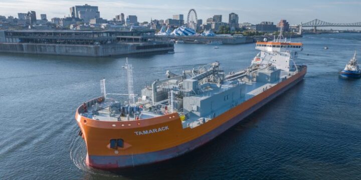 Новый эко-цементовоз для Великих озер MV Tamarack прибыл в Монреаль