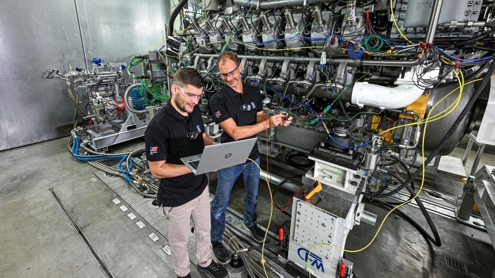 Rolls-Royce испытала первый судовой двигатель на чистом метаноле